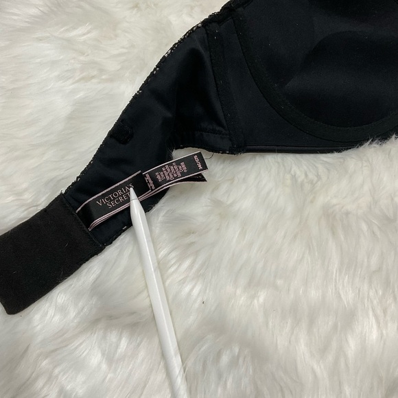 Bombshell Victoria's Secret Black Lace Bra and Panty Set - Picture 12 of 13